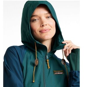 - LL BEAN classic Anorak multi color